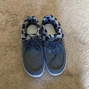 womens Hey dudes boots, dark blue with cheetah print, needs insoles